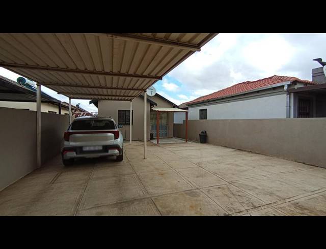 2 BEDROOM HOUSE FOR SALE IN SOSHANGUVE EAST